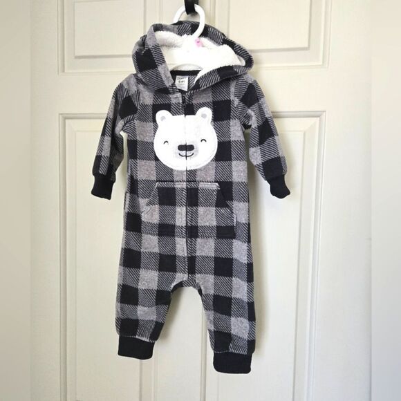 2/$20 Carters Fleece Jumpsuit Size 6 M - Picture 1 of 3